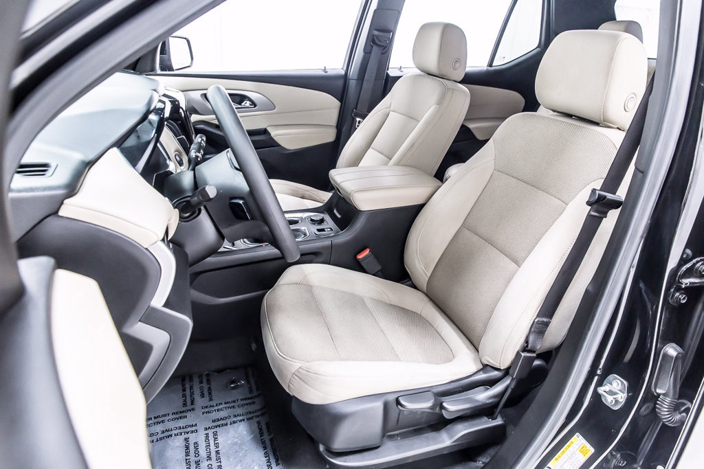 Used 2023 Chevrolet Traverse LS w/ LPO, Cargo Package FWD image 27