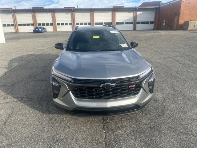 Certified 2024 Chevrolet Trax RS w/ Driver Confidence Package image 3