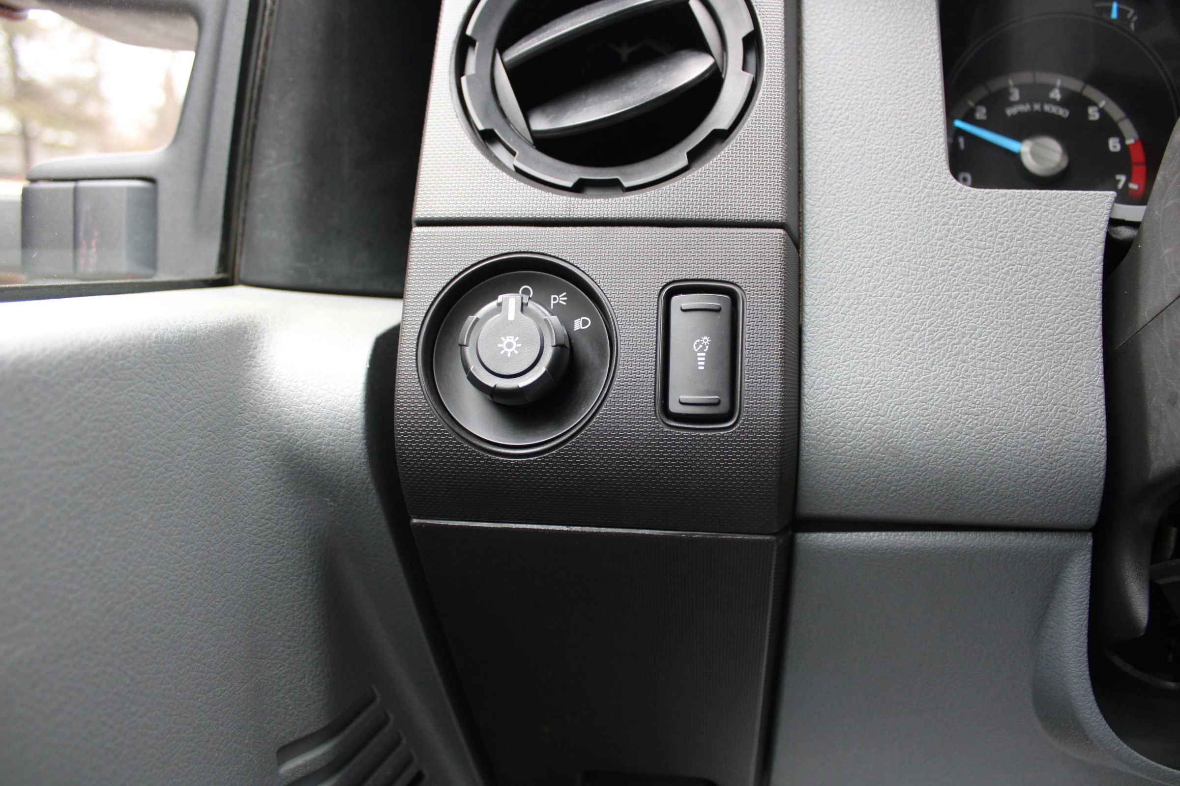 Used 2015 Ford F350 XL image 22