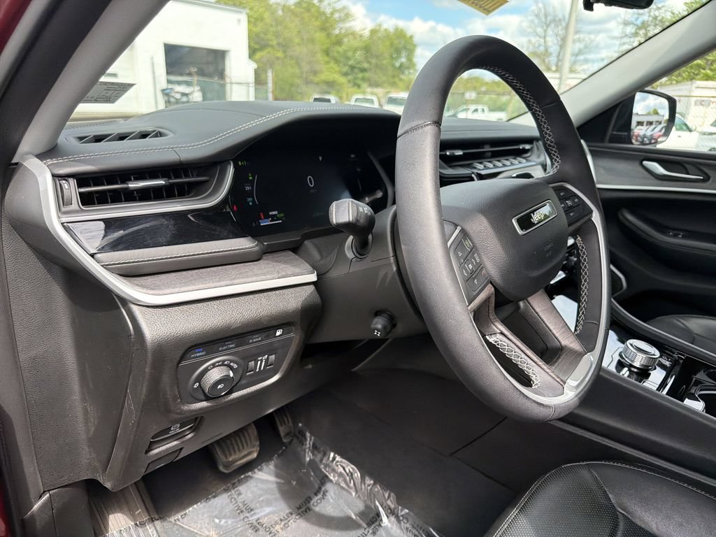 Used 2022 Jeep Grand Cherokee Limited 4xe w/ Luxury Tech Group II AWD/4WD image 20