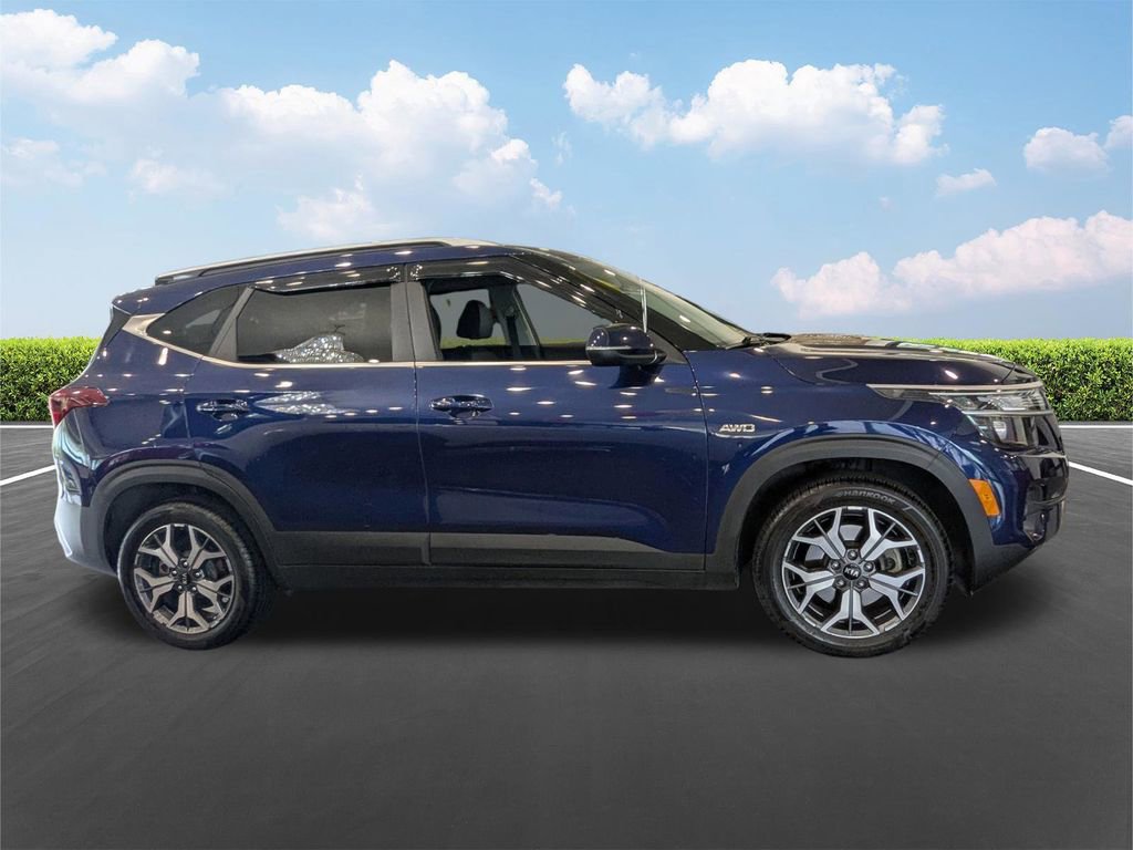Used 2021 Kia Seltos EX AWD/4WD image 2