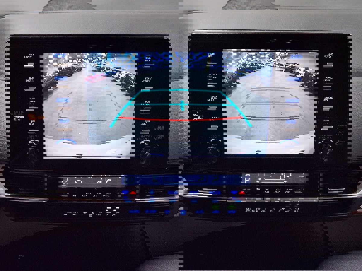 Used 2021 Toyota Sienna LE FWD image 33