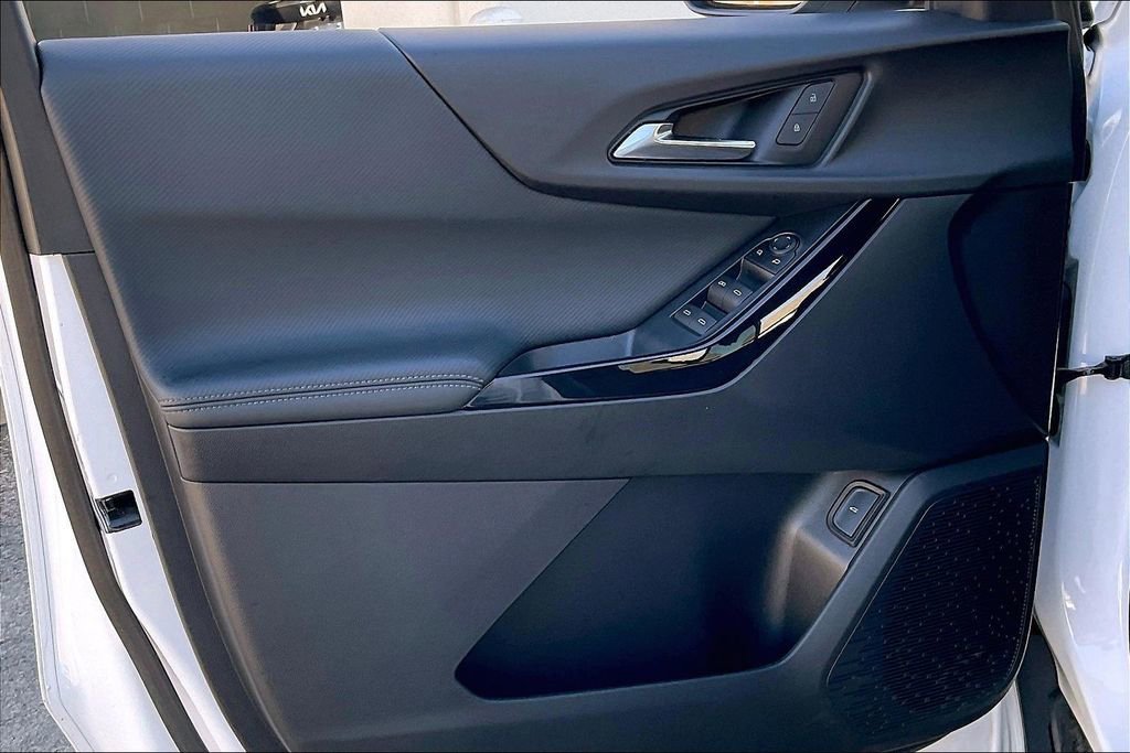 Used 2025 Chevrolet Equinox LT w/ Convenience Package II image 22