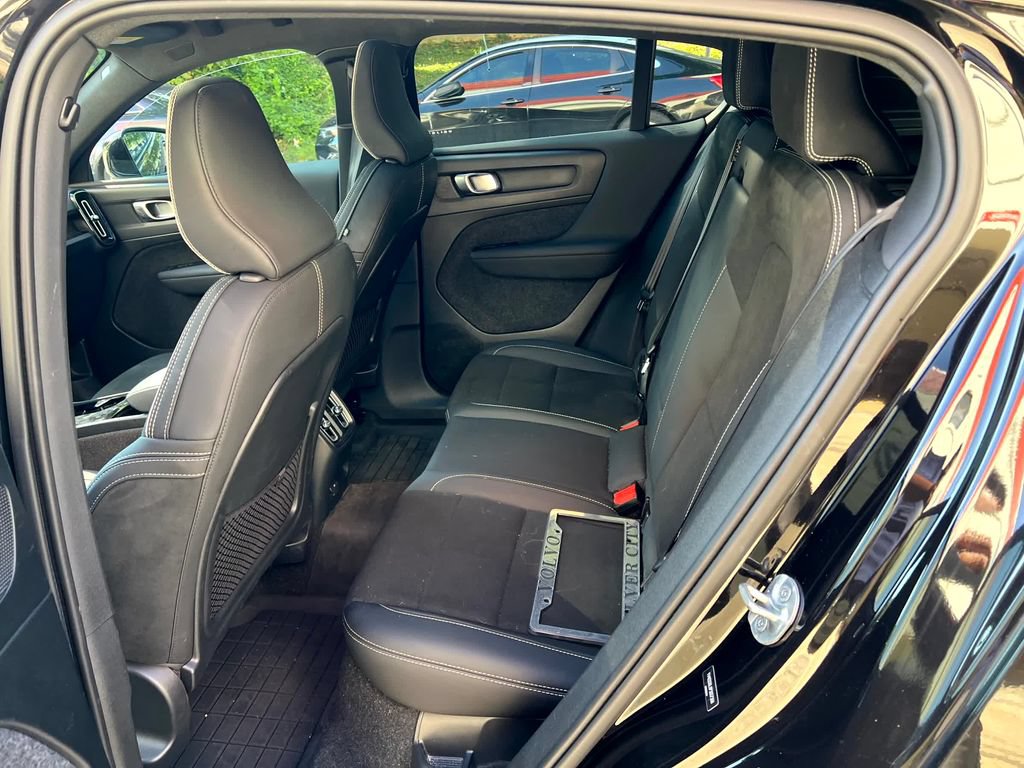 Certified 2023 Volvo C40 P8 Recharge Plus w/ Protection Package Premier AWD/4WD image 10