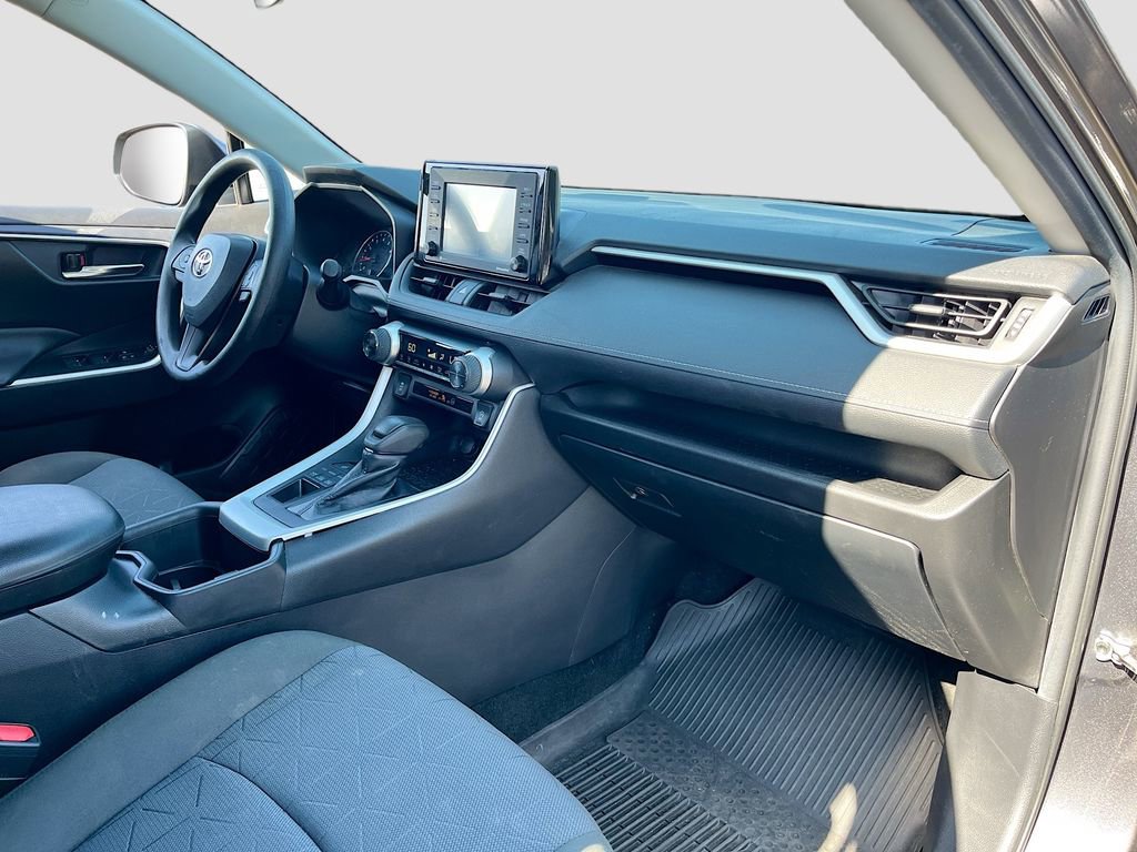 Used 2022 Toyota RAV4 XLE image 25