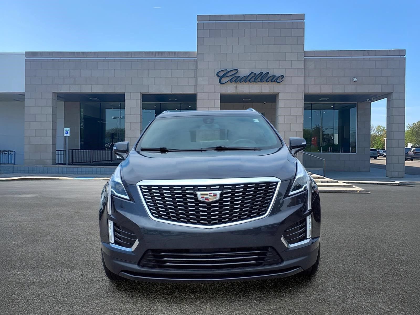 Certified 2023 Cadillac XT5 Luxury AWD/4WD image 2