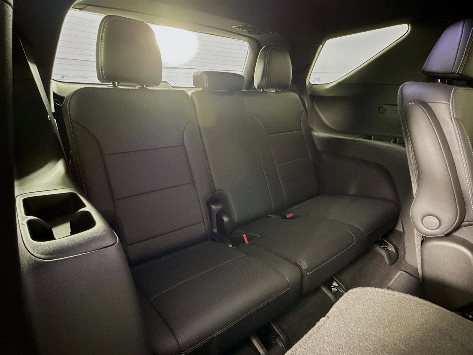 Used 2025 Chevrolet Traverse LT w/ Driver Confidence Package image 28