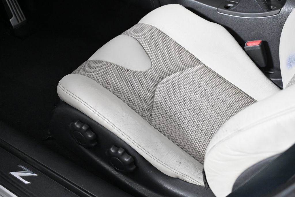 Used 2010 Nissan 370Z Touring w/ Sport Pkg image 30