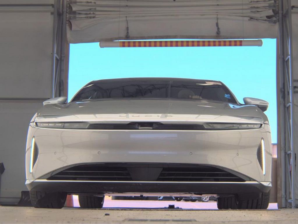 Used 2023 Lucid Air Grand Touring AWD/4WD image 3