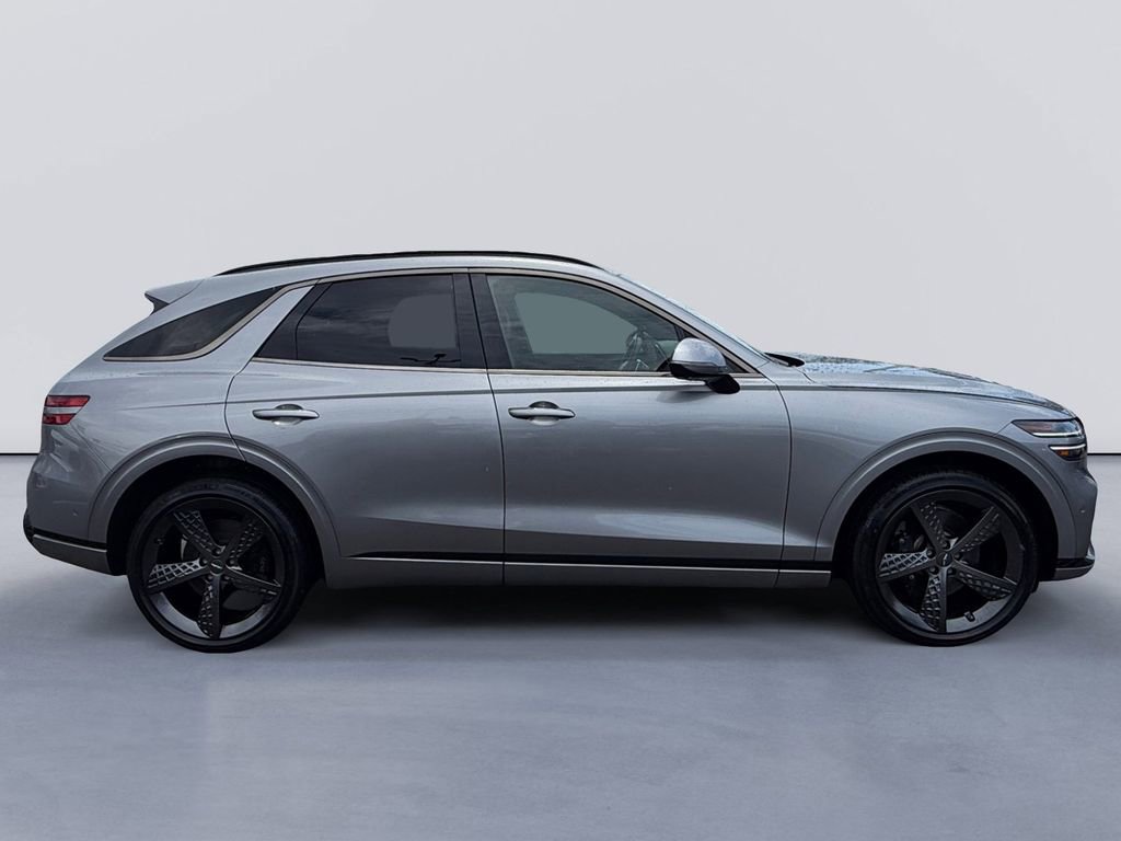 Used 2023 Genesis GV70 2.5T w/ Sport Prestige Package AWD/4WD image 2