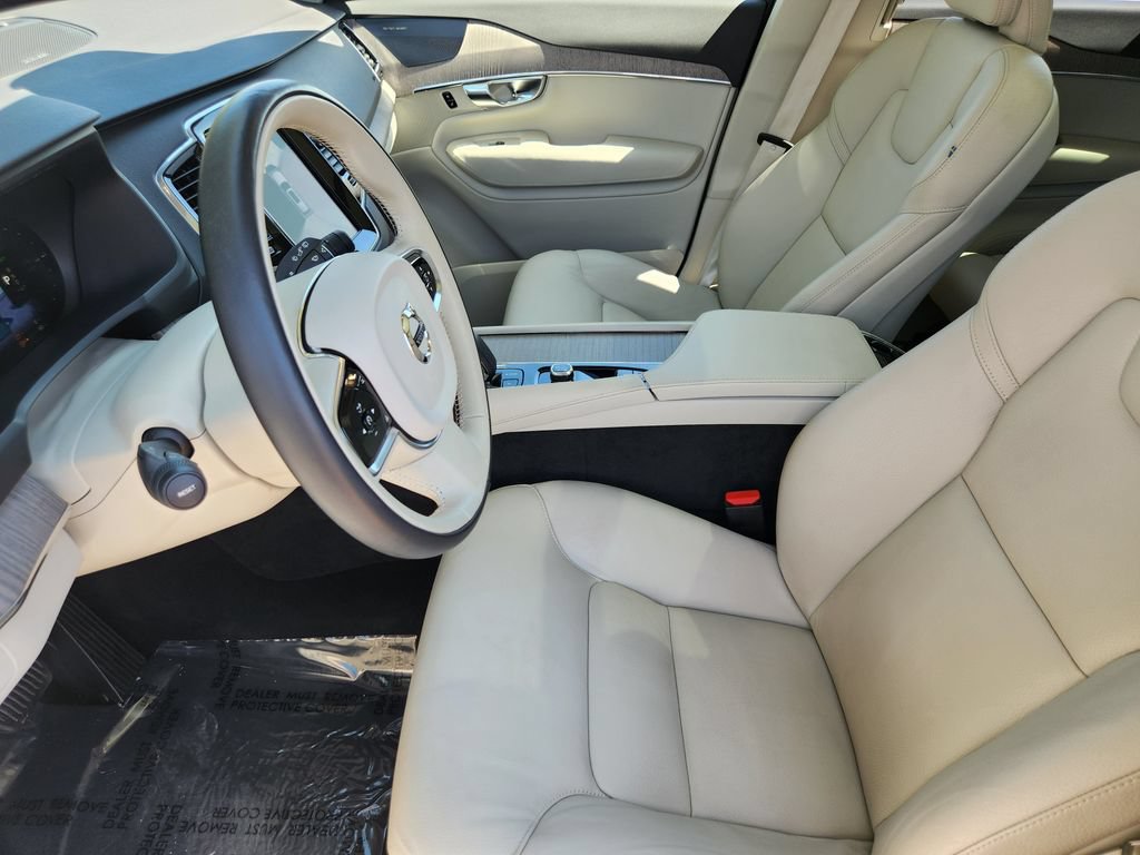 Used 2023 Volvo XC90 T8 Plus w/ Protection Package Premier AWD/4WD image 4
