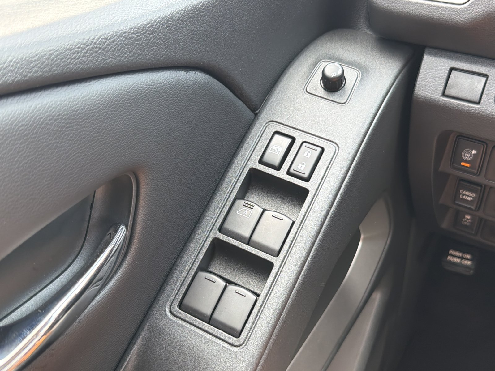 Used 2025 Nissan Frontier SV RWD image 18