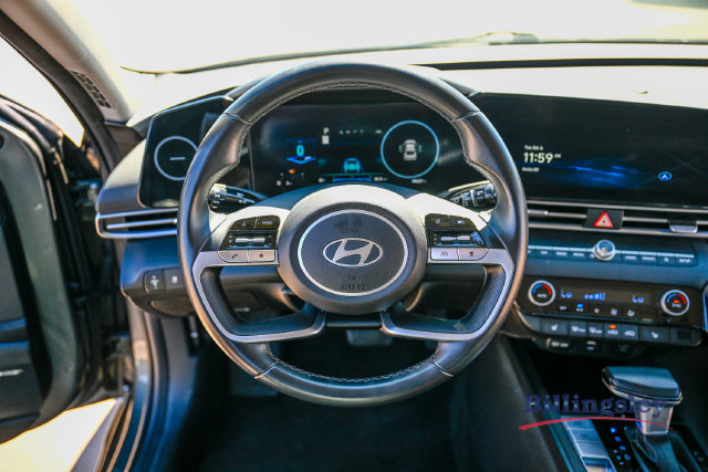 Certified 2025 Hyundai Elantra Limited FWD image 12