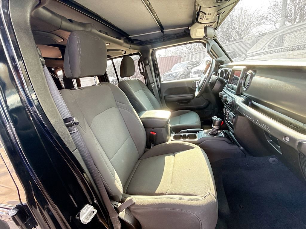 Used 2022 Jeep Wrangler Unlimited Sport AWD/4WD image 32