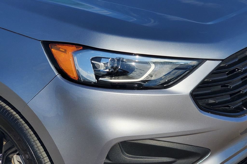 Used 2022 Ford Edge SE w/ Black Appearance Package AWD/4WD image 3