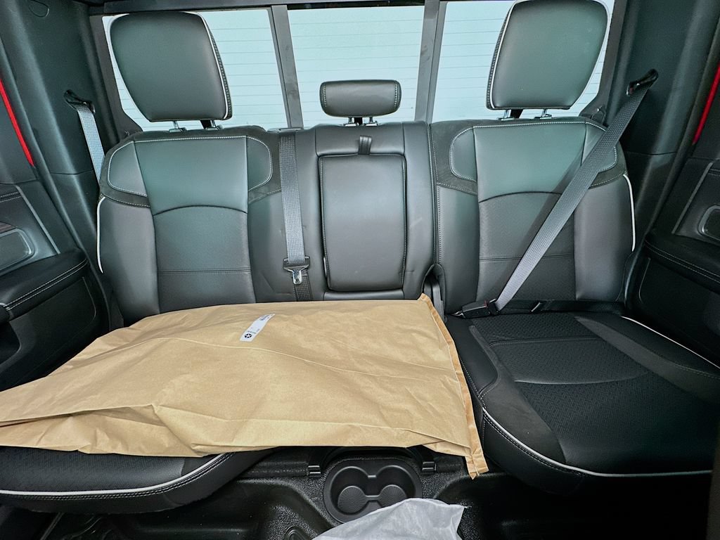 New 2026 RAM 4500 4x4 Crew Cab DRW w/ Laramie Trim Package image 10