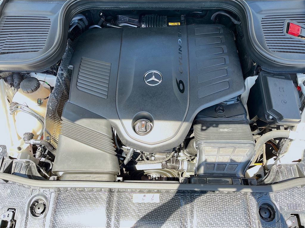 Used 2023 Mercedes-Benz GLS 450 4MATIC image 10