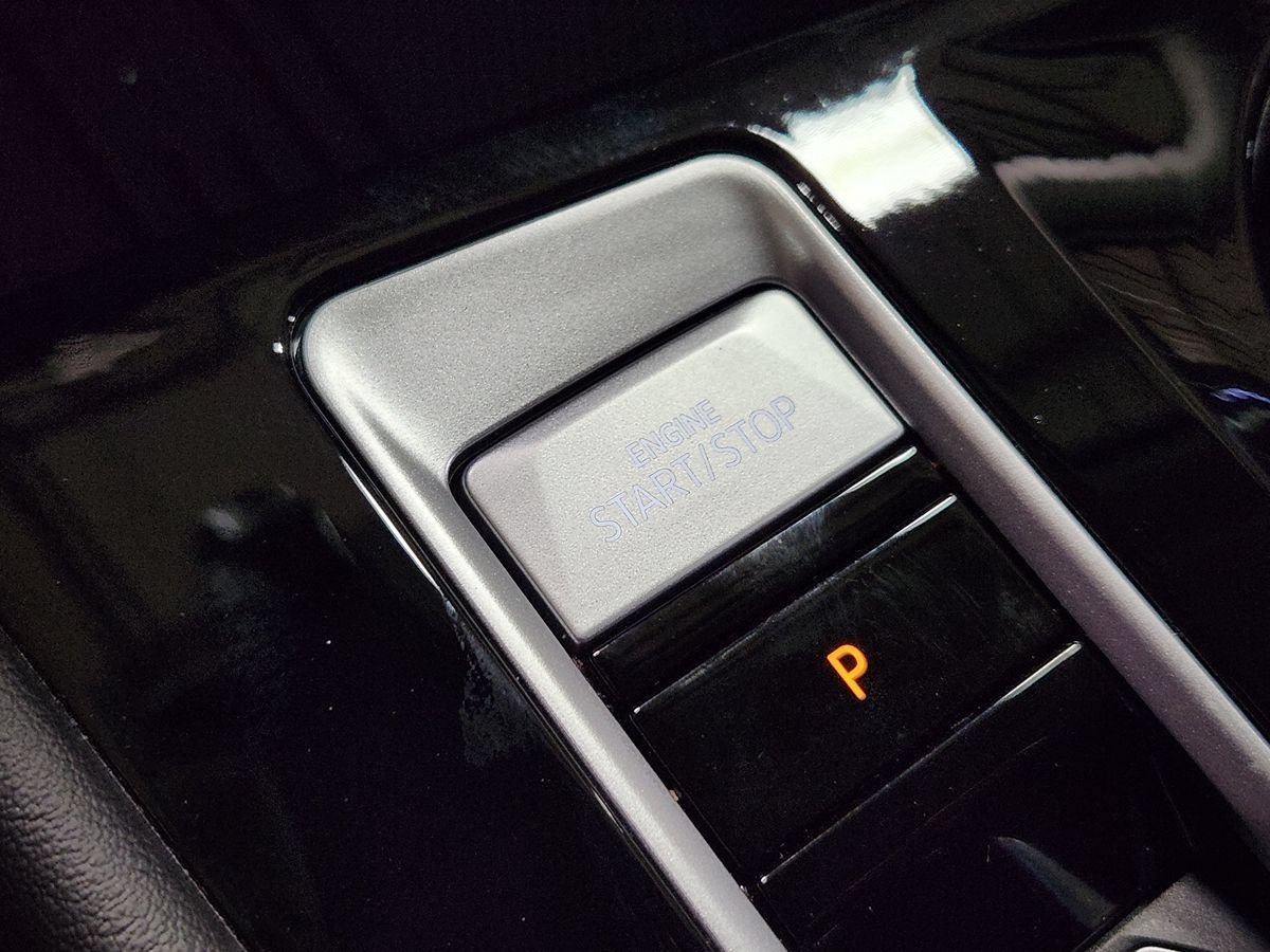 Used 2025 Volkswagen Atlas SEL Premium R-Line AWD/4WD image 41