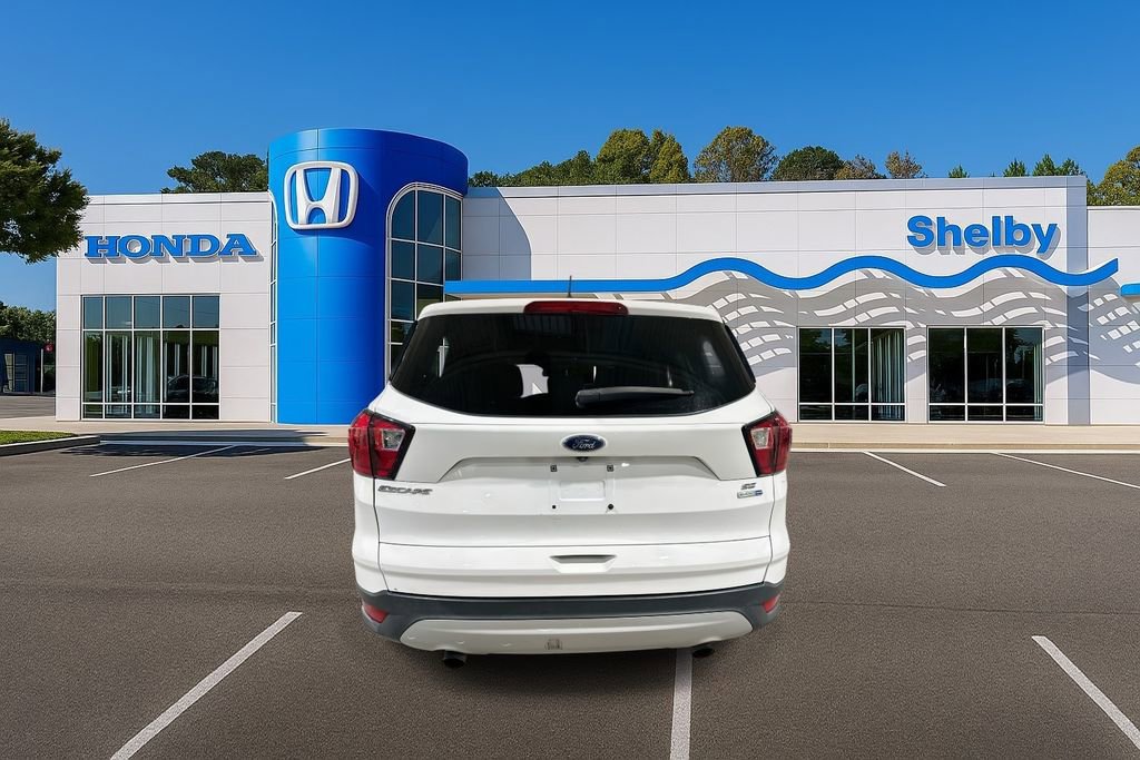 Used 2019 Ford Escape SE image 7