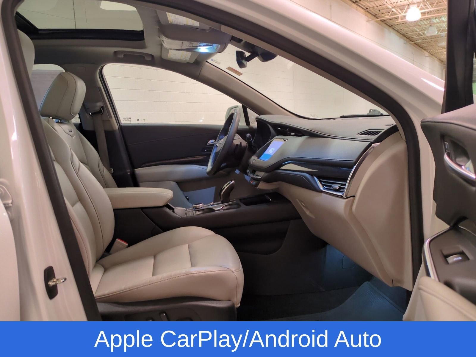Used 2020 Cadillac XT4 Premium Luxury w/ Cold Weather Package AWD/4WD image 9
