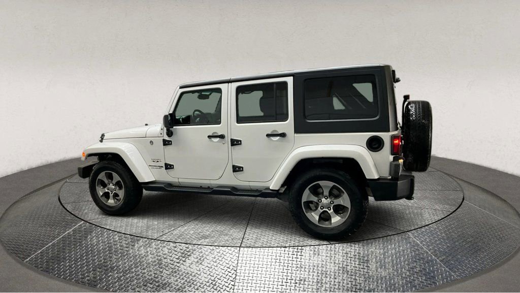 Used 2018 Jeep Wrangler Unlimited Sahara w/ Connectivity Group image 4