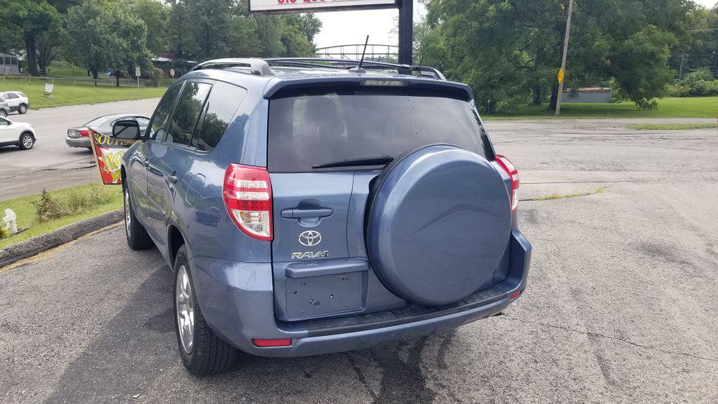 Used 2011 Toyota RAV4 4WD image 3