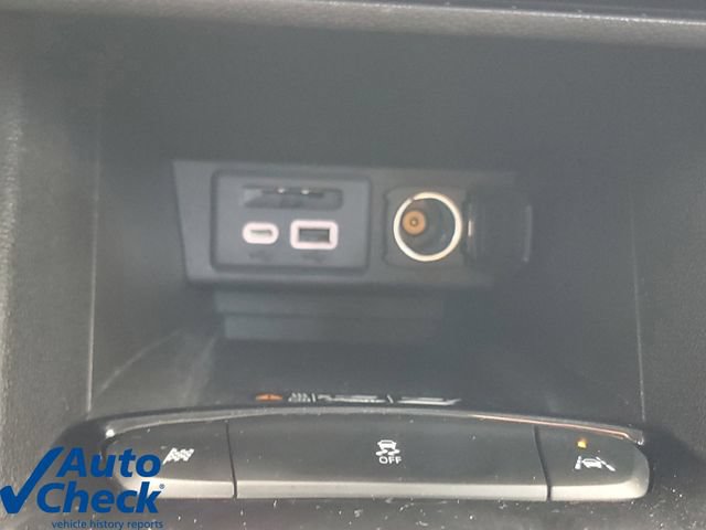 Used 2023 Chevrolet Bolt EUV LT w/ Comfort Package FWD image 28