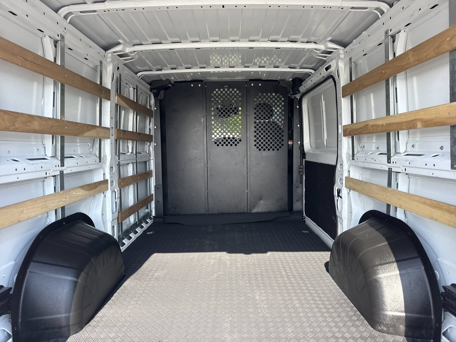 Used 2025 RAM ProMaster 2500 w/ U-Haul Equipment Group FWD image 27