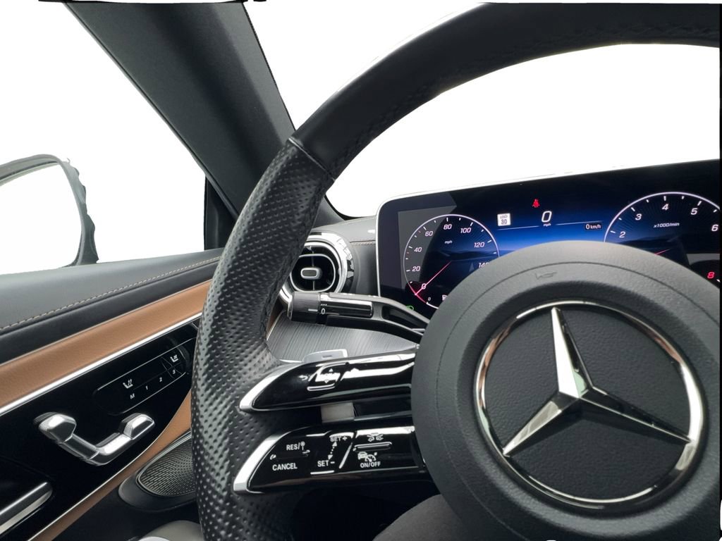 Used 2025 Mercedes-Benz CLE 300 4MATIC Coupe image 39