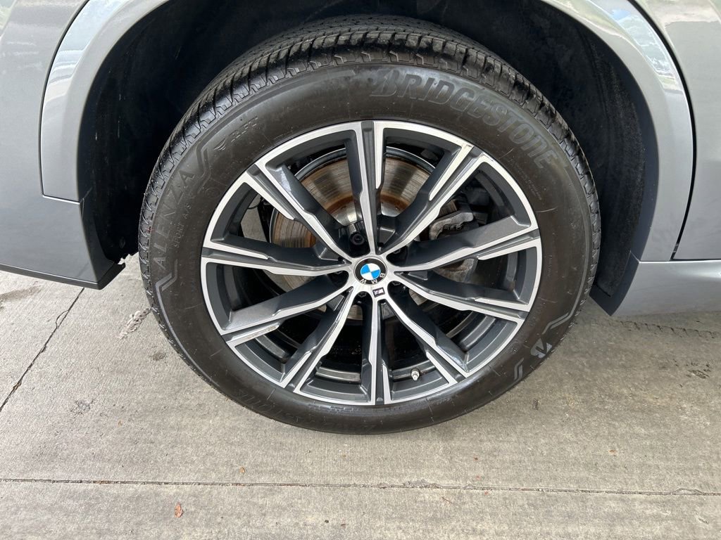 Used 2025 BMW X5 xDrive40i w/ M Sport Package image 22