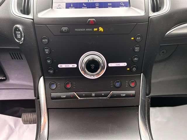 Used 2020 Ford Edge Titanium w/ Equipment Group 301A FWD image 25