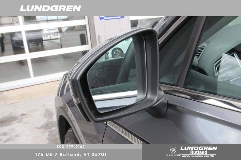 Used 2022 Volkswagen Tiguan SE image 53