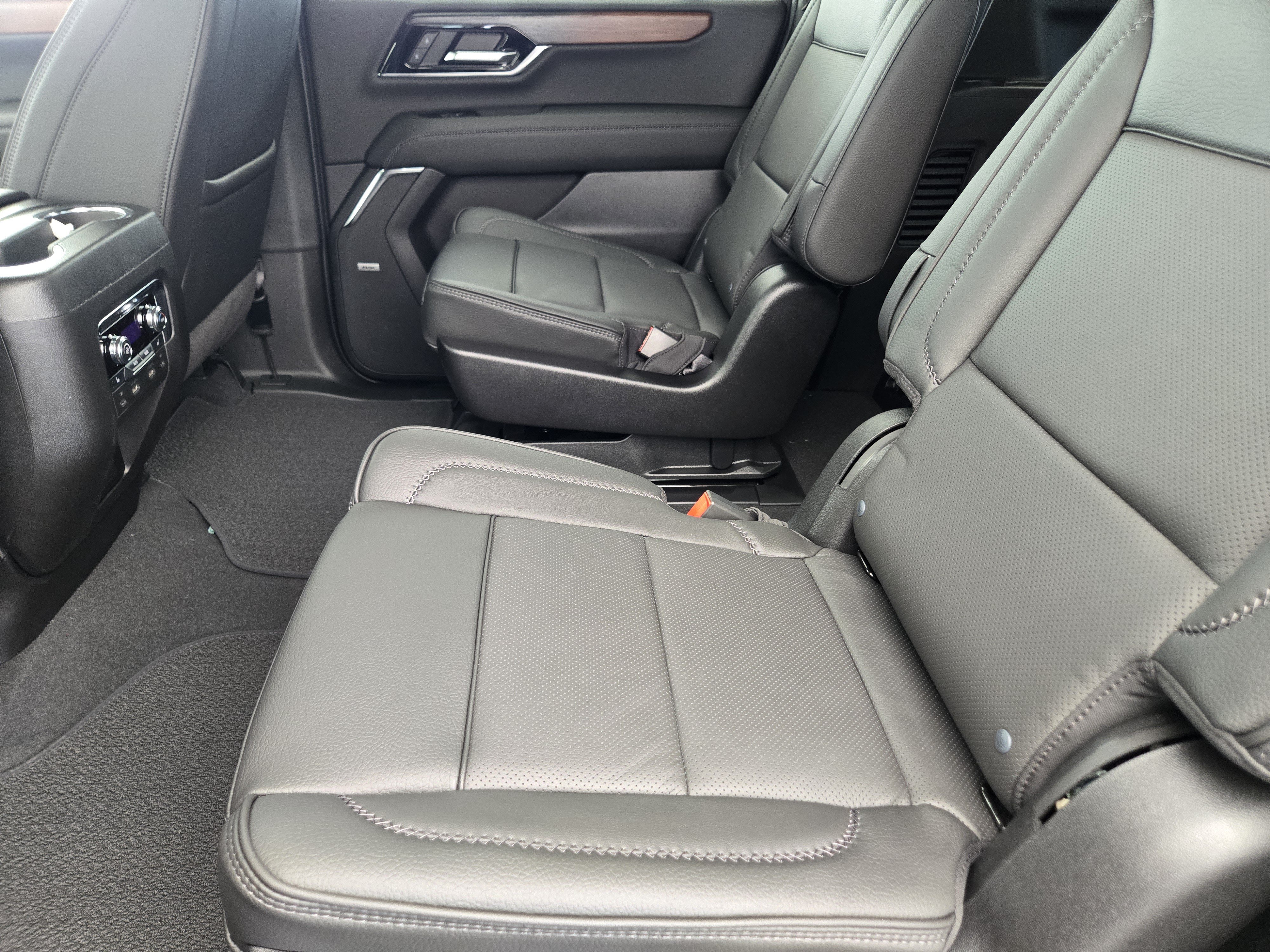 New 2026 GMC Yukon XL Denali w/ Denali Reserve Package AWD/4WD image 23