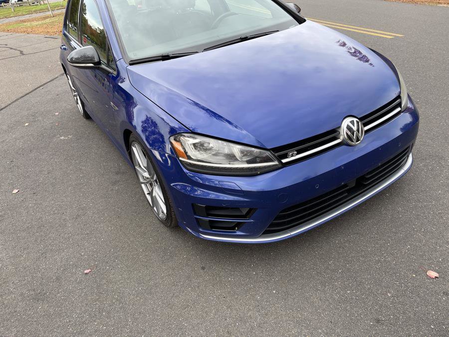 Used 2017 Volkswagen Golf 4-Door image 4