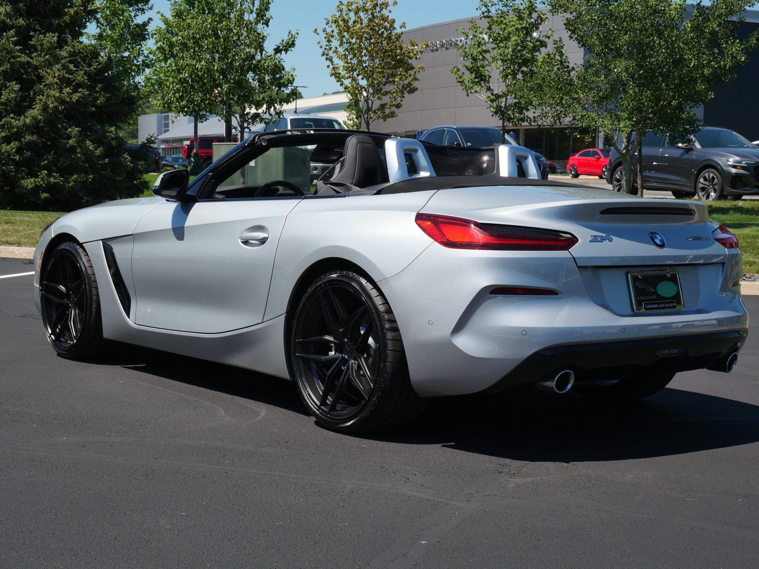 Used 2019 BMW Z4 sDrive30i w/ Executive Package RWD image 3