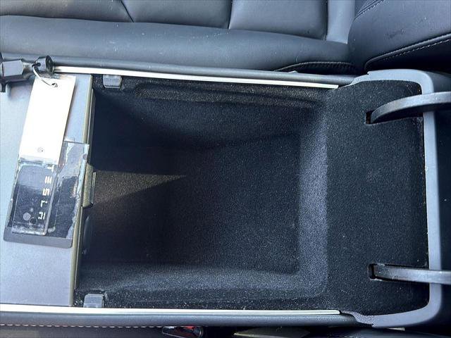 Used 2022 Tesla Model Y Long Range image 23