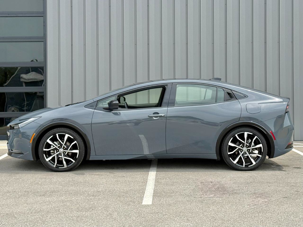 Used 2026 Toyota Prius Plug-In Hybrid FWD image 8