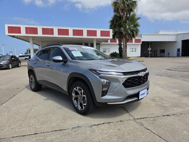 Used 2025 Chevrolet Trax LT FWD image 20