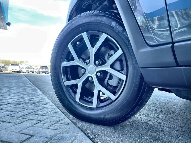Used 2025 Jeep Grand Cherokee Limited AWD/4WD image 33