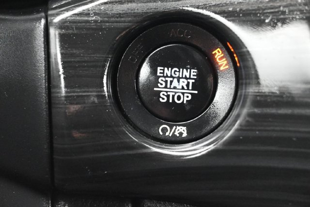 Used 2019 Jeep Grand Cherokee Altitude AWD/4WD image 20