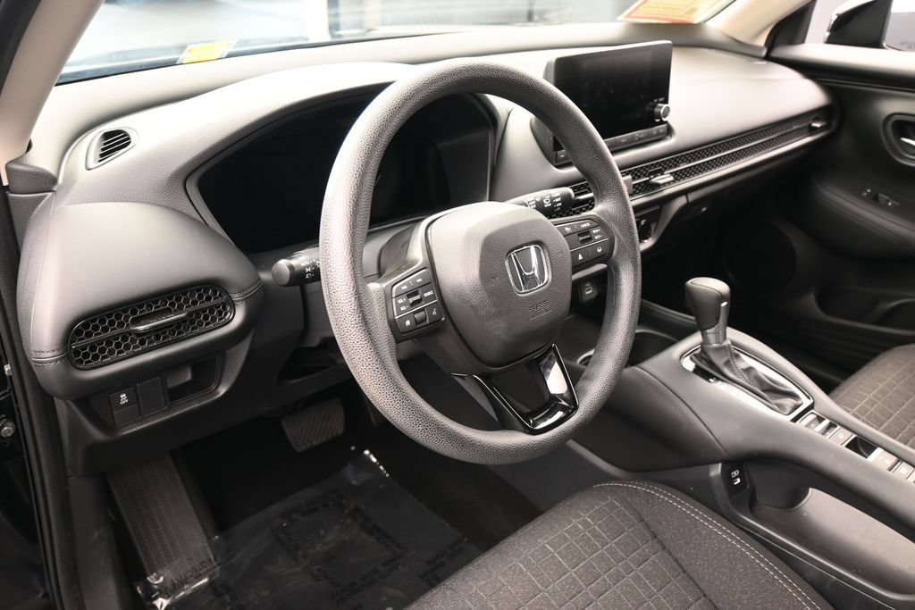 Used 2025 Honda HR-V LX image 10