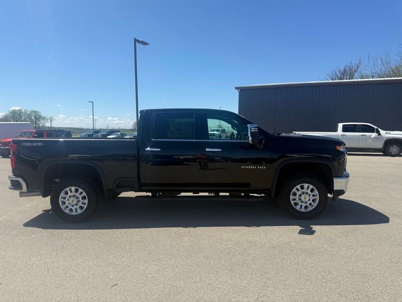 Used 2022 Chevrolet Silverado 2500 LTZ AWD/4WD image 5