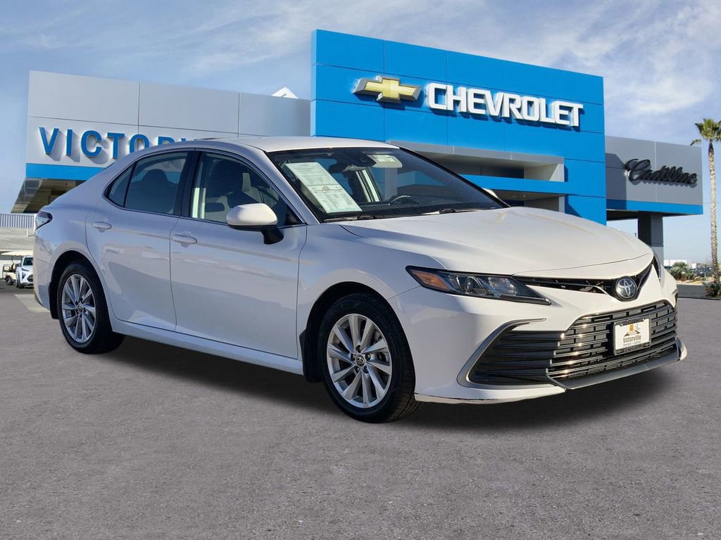 Used 2023 Toyota Camry LE image 3