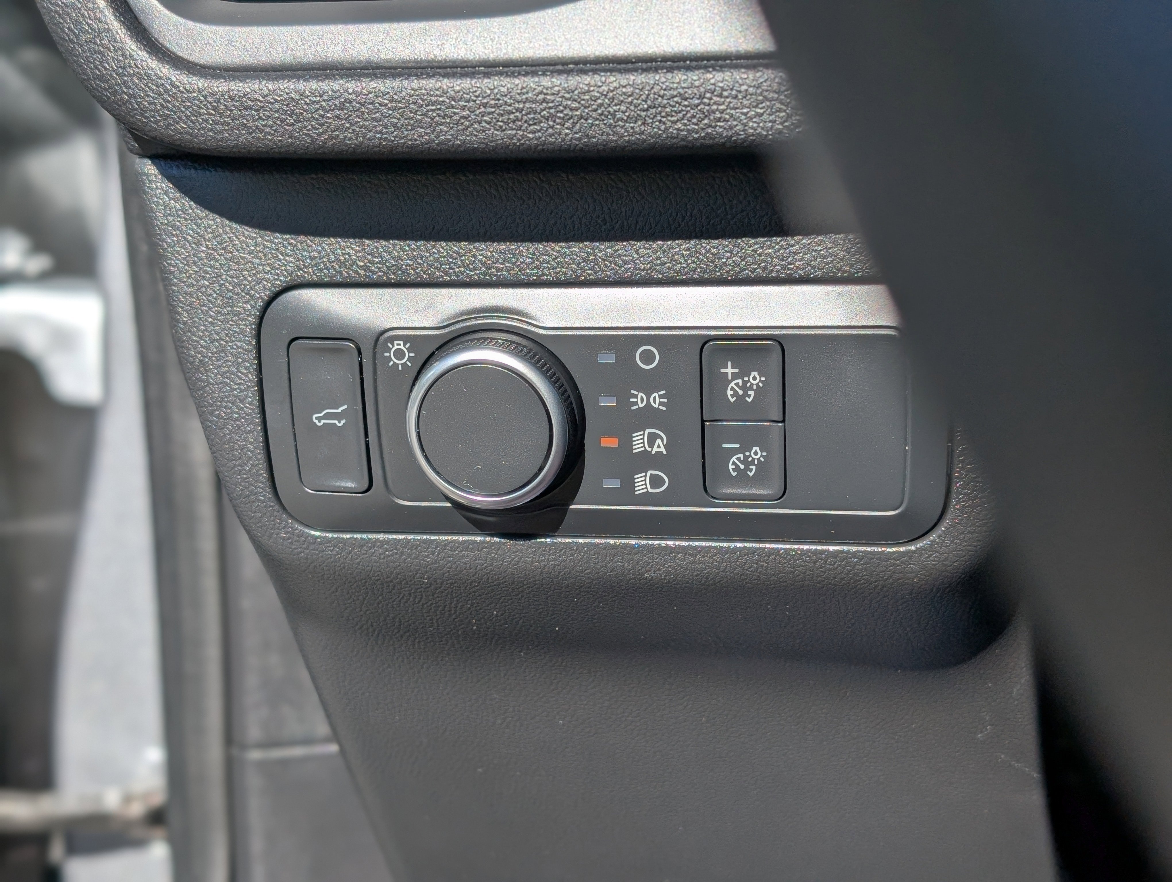 Used 2022 Ford Escape SE w/ SE Sport Appearance Package image 26