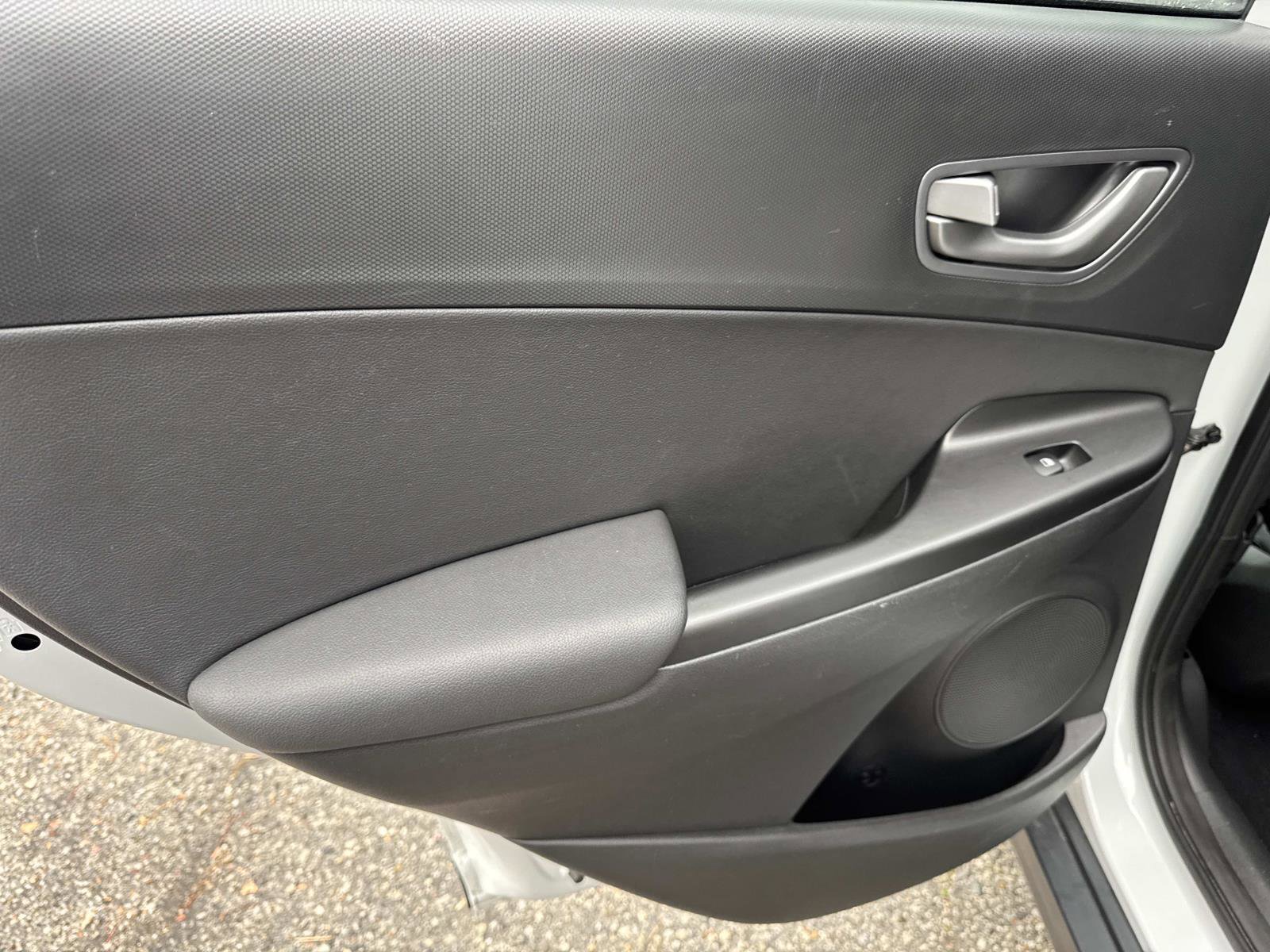 Used 2020 Hyundai Kona Limited image 8