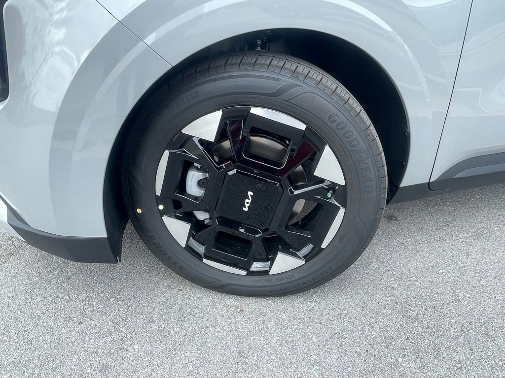 New 2026 Kia Carnival EX image 35