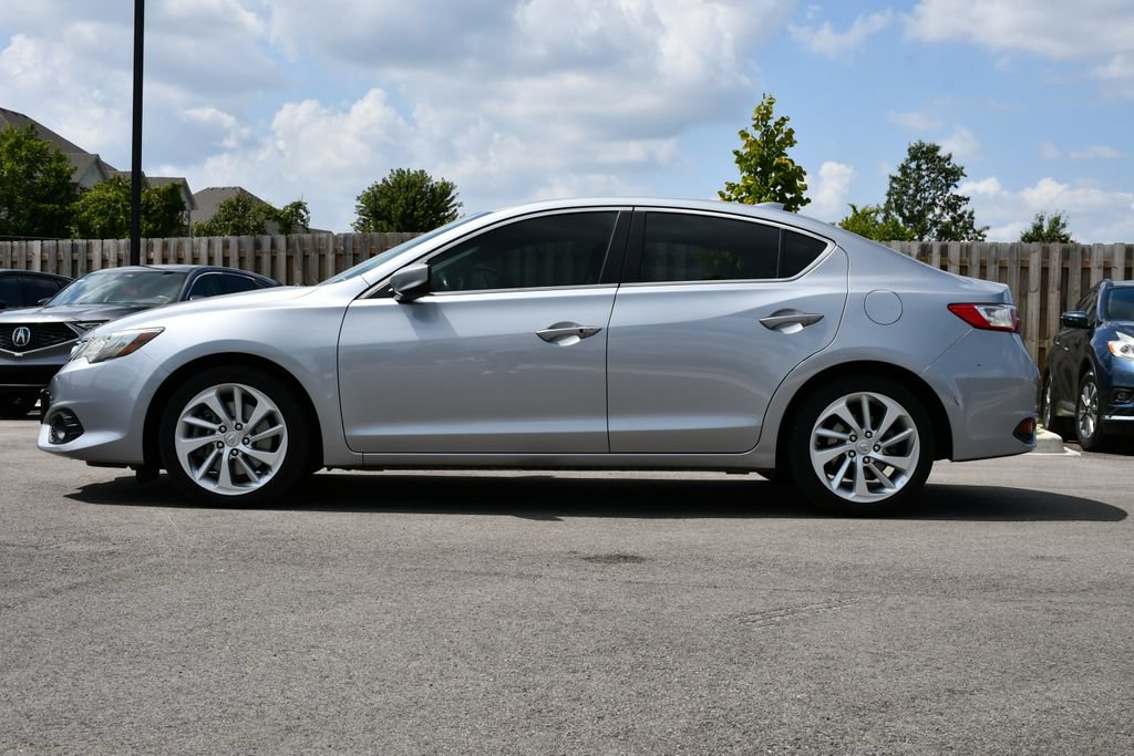 Used 2017 Acura ILX FWD image 5