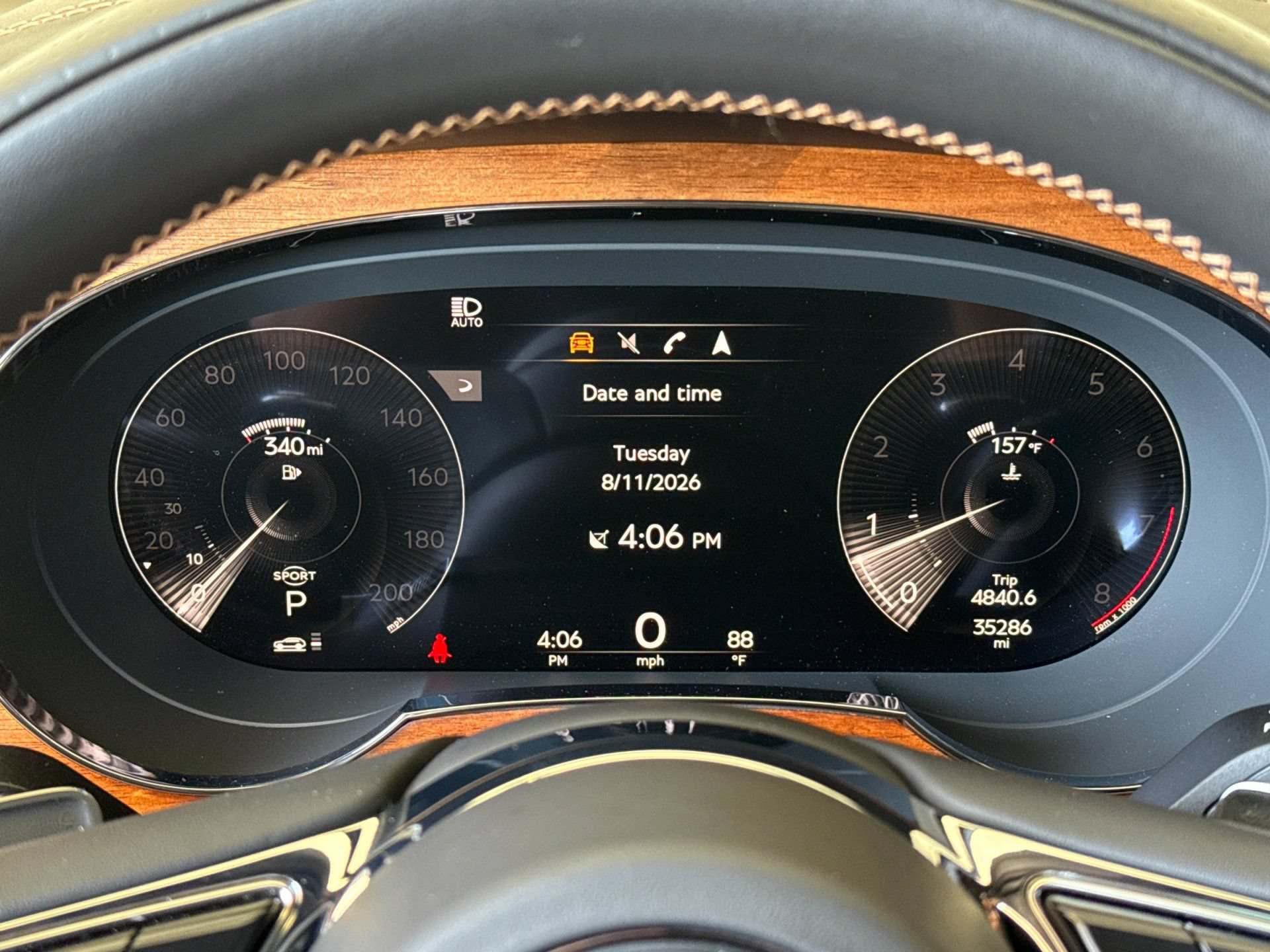 Certified 2023 Bentley Bentayga Extended Wheelbase AWD/4WD image 29