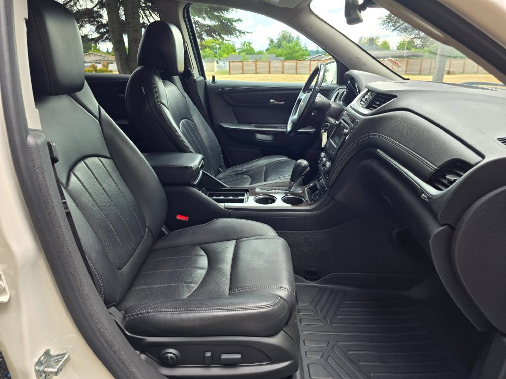Used 2015 Chevrolet Traverse LTZ AWD/4WD image 13