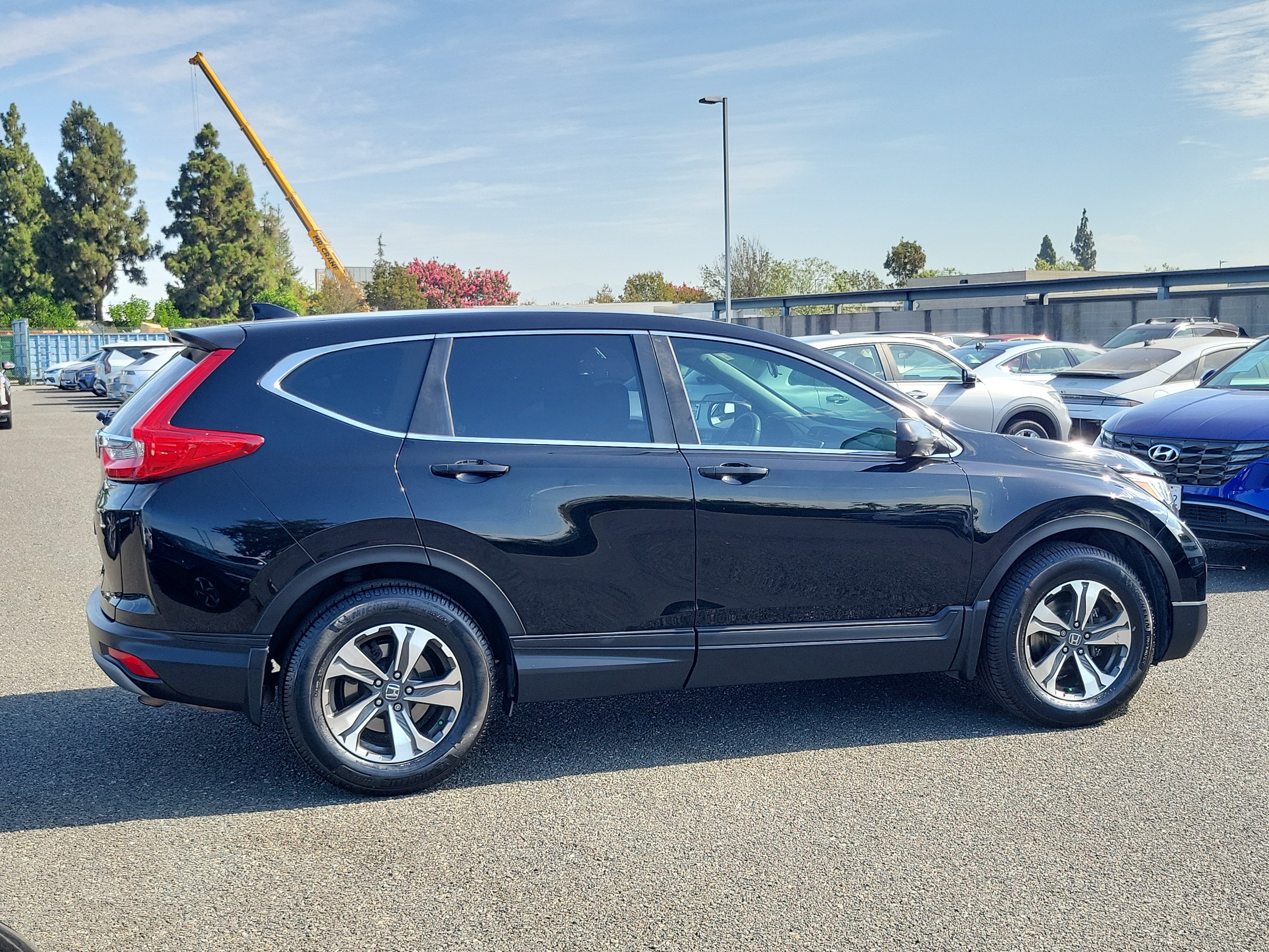 Used 2017 Honda CR-V LX image 5